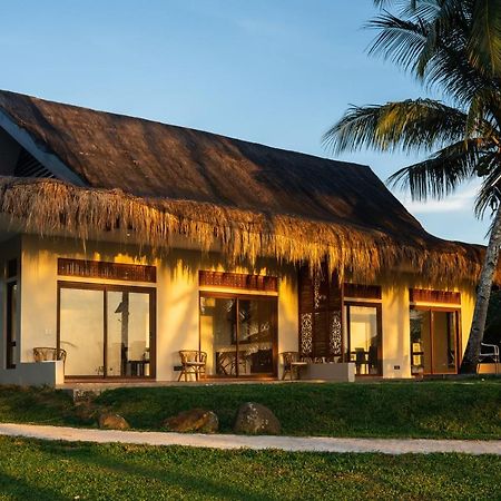 Costa Celine Beach Resort Kinablangan Buitenkant foto