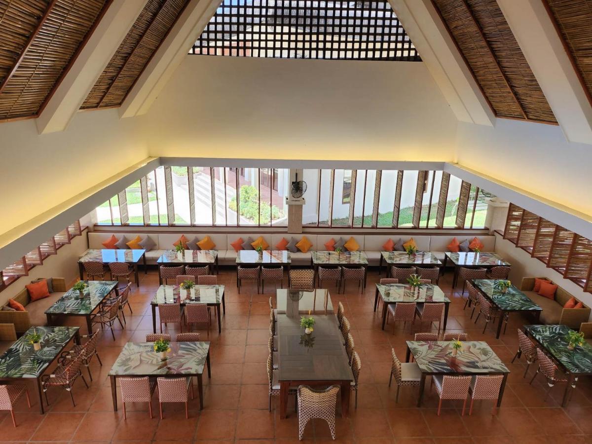 Costa Celine Beach Resort Kinablangan Buitenkant foto